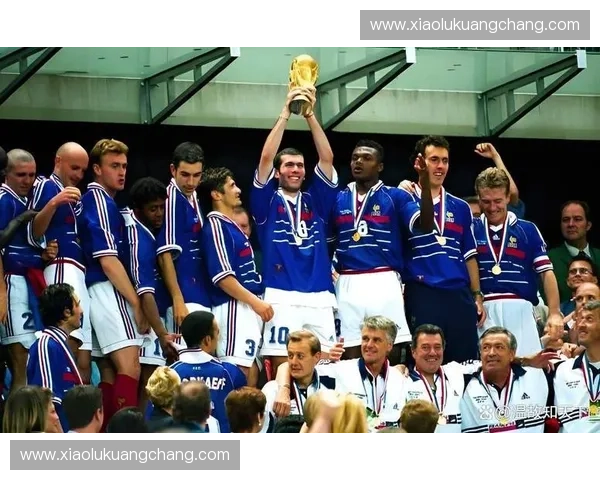 九八世界杯回顾与传奇瞬间激励足球精神的精彩解析